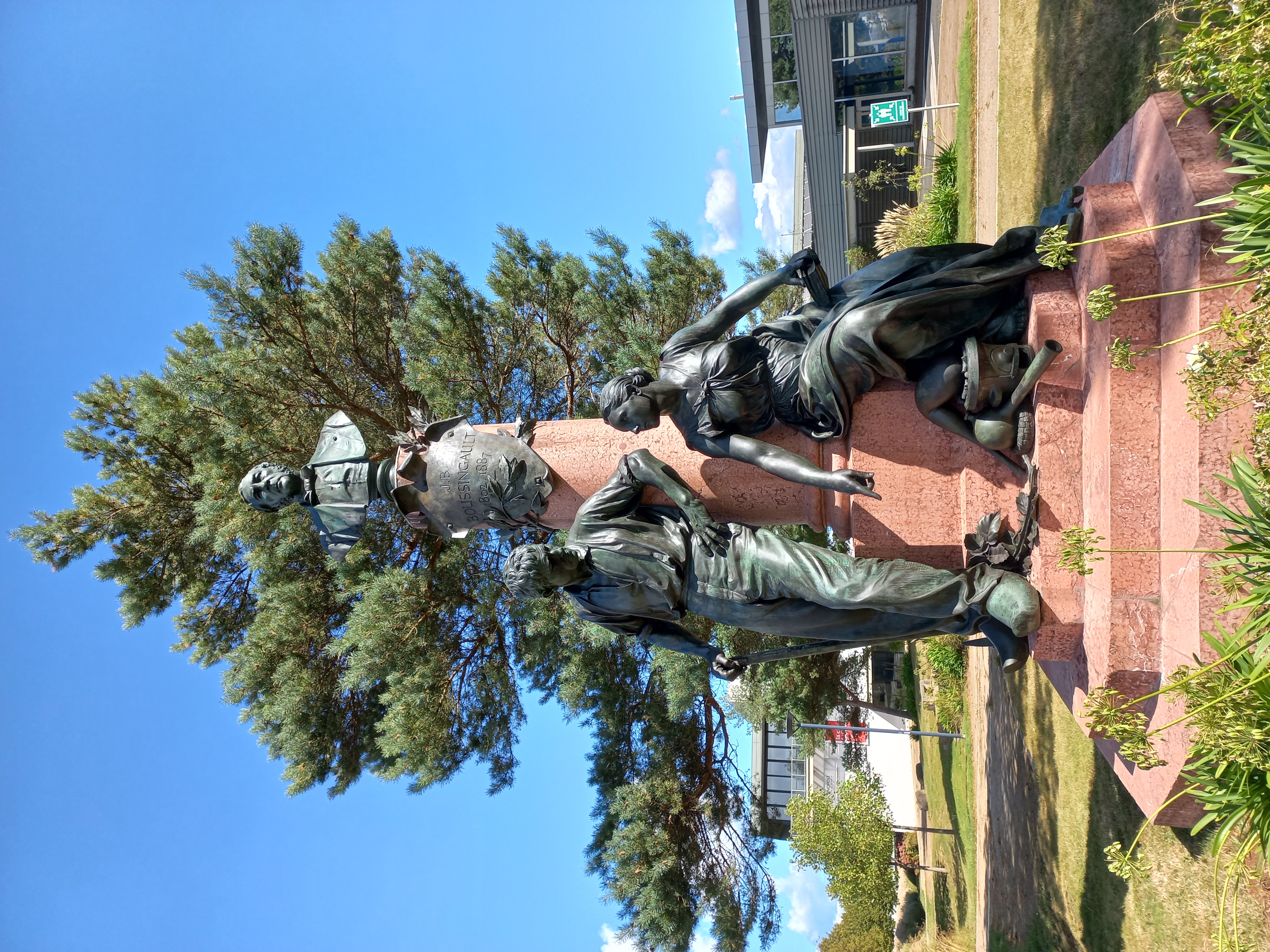 monument-Boussingault.jpg